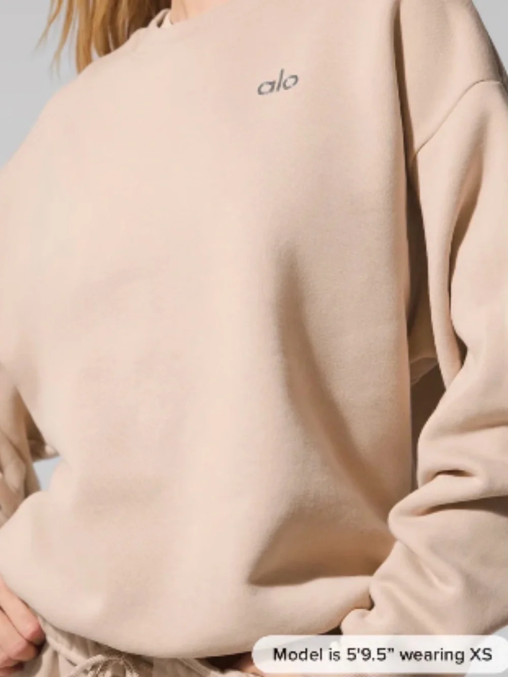 ALO Yoga AccolaWomen's Crewneck Sweatshirt in Macadamia